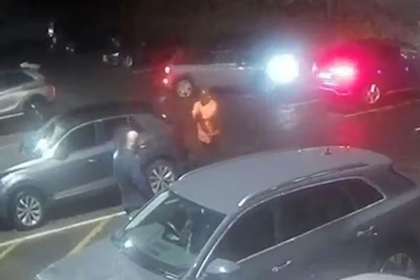 Cezaevindeki yasak ilişki skandalını ortaya çıkardı, sokak ortasında infaz edildi