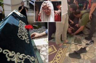 Düşen uçakta hayatını kaybeden pilotun cenazesinde oğlu fenalaştı