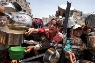 Gazze’den dönen İngiliz doktor: Derhal müdahale edilmezse açlıktan ölümler dalga dalga yayılacak